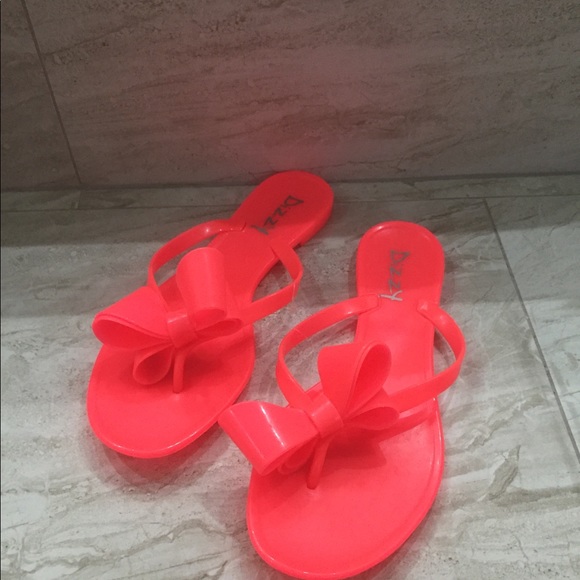 Dizzy flip flops - Picture 3 of 3